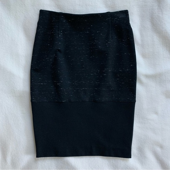 Aritzia Wilfred Campagne Skirt. Heather black. Size 6. - Picture 4 of 6